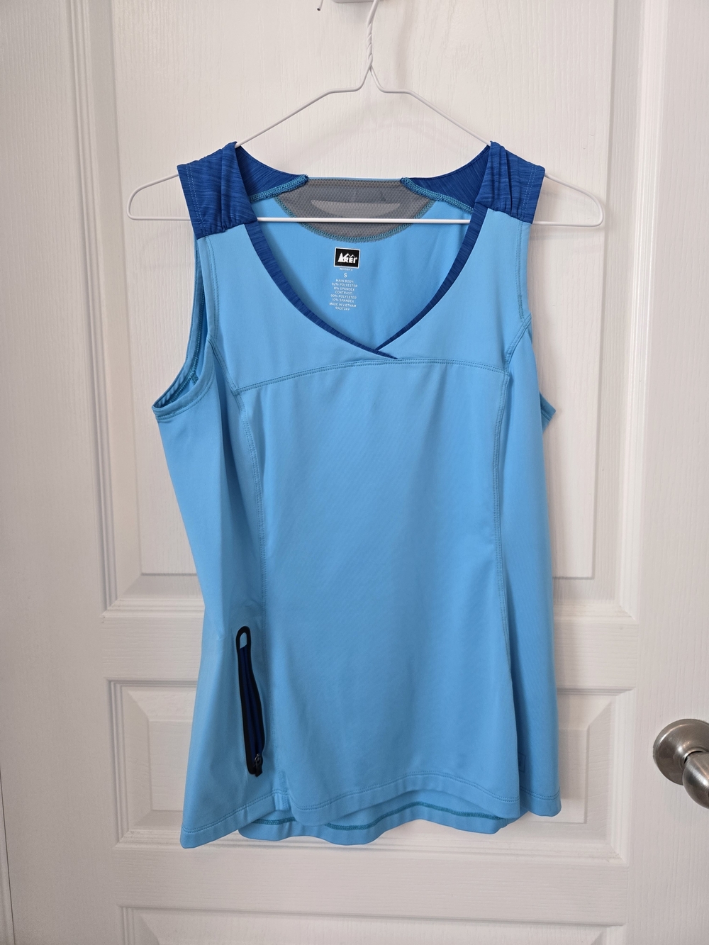 REI Women's Sleeveless Light Blue Active Tank with Dark Blue Trim